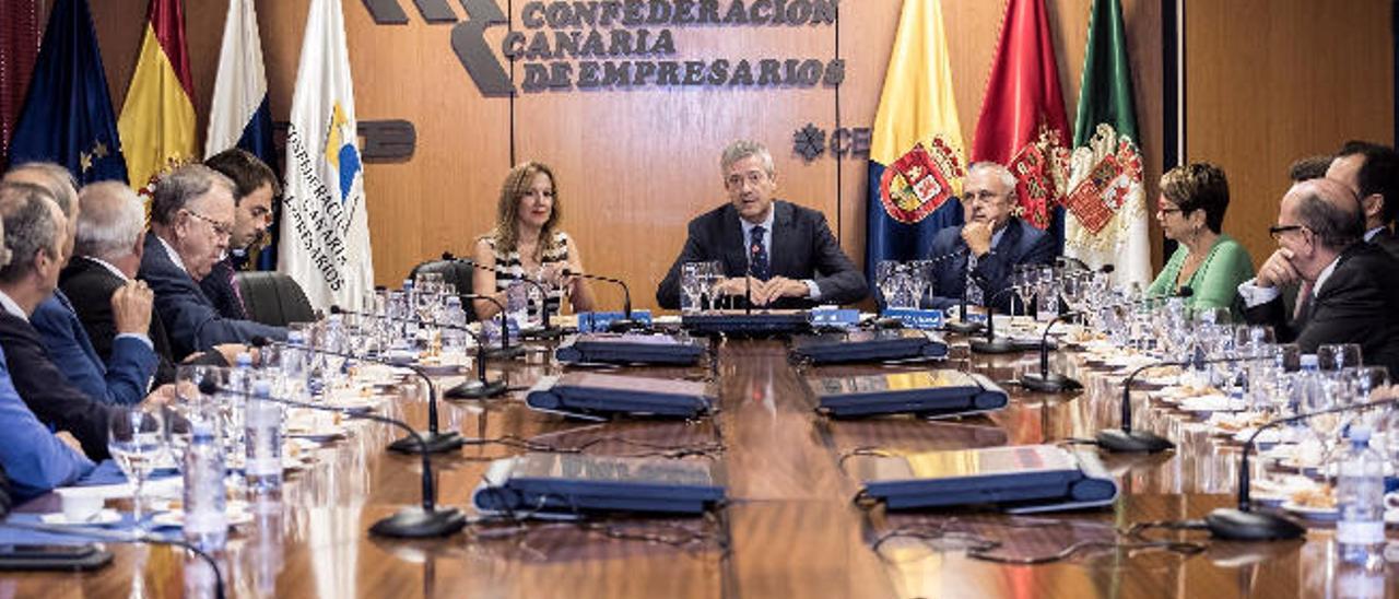 El bloqueo de las cuentas estatales fuerza a Canarias a contener el gasto en 2018