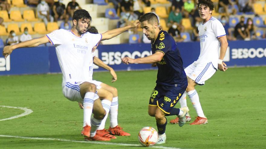 Imagen de archivo entre el UCAM Murcia y el Real Madrid Castilla del partido de ida en La Condomina