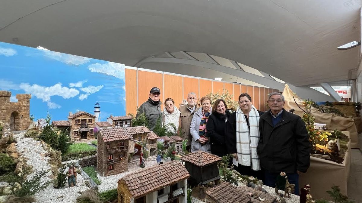 Ana Rosa Nosti, con los impulsores de la muestra.