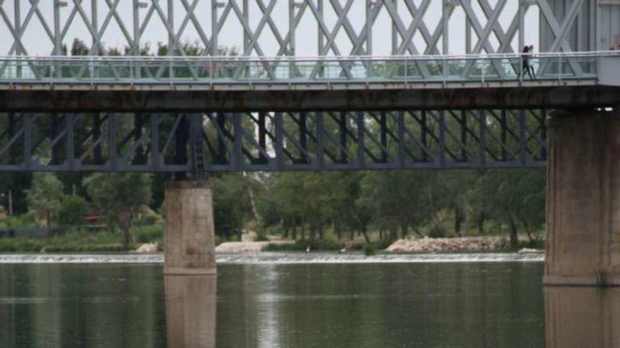 Río Duero a su paso por la capital.