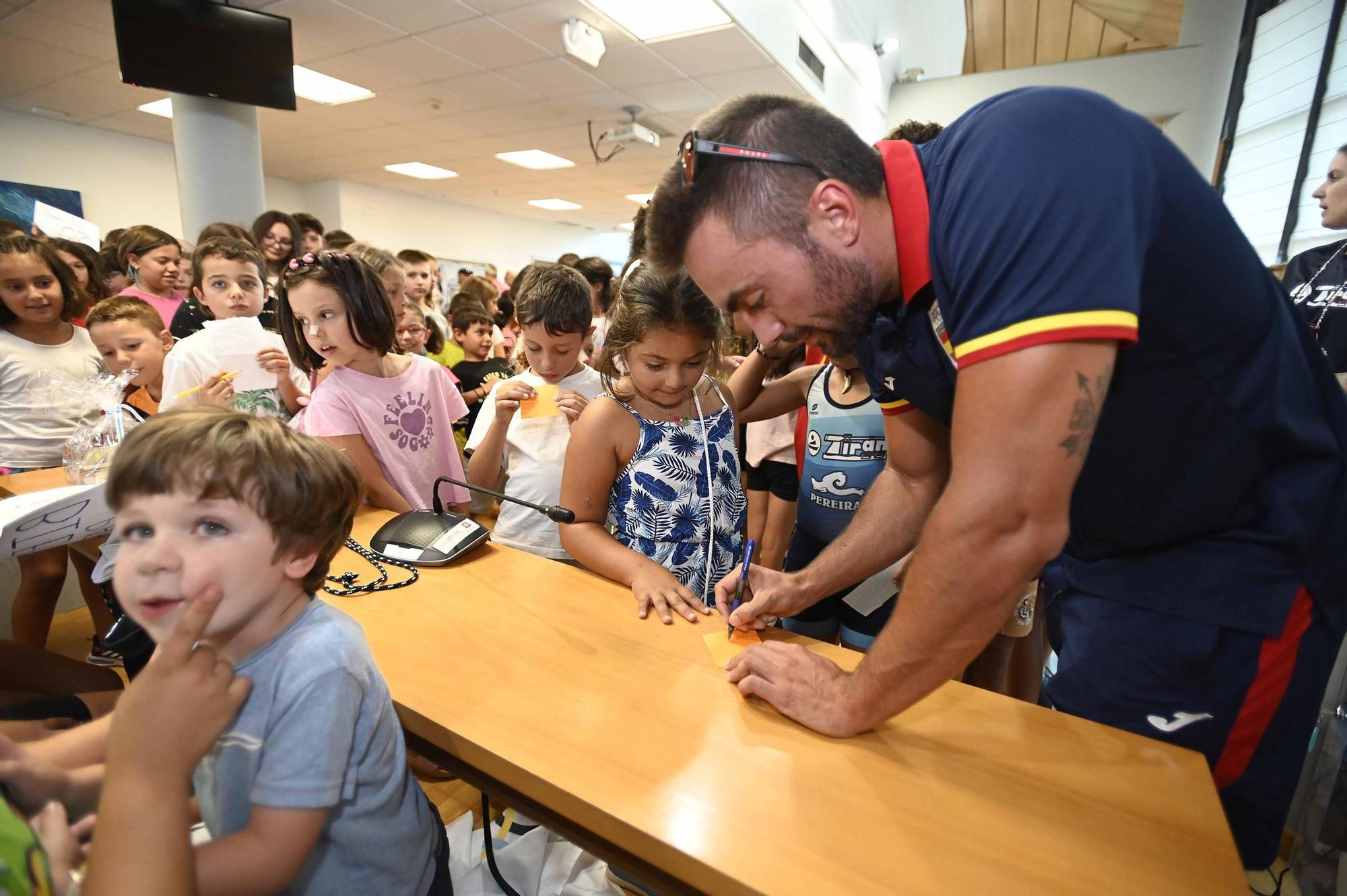 Moaña recibe entre aplausos a su olímpico Rodrigo Conde