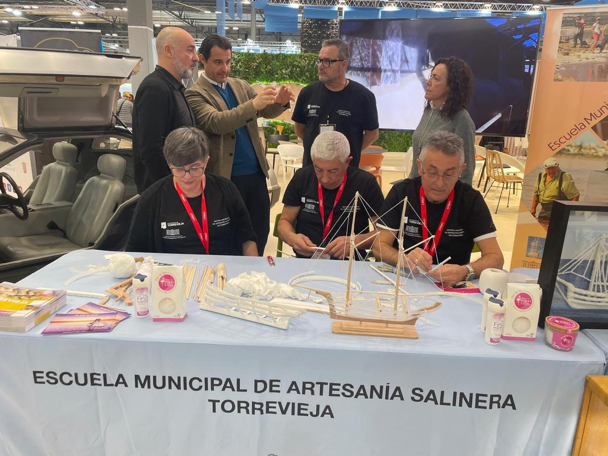 Exhibición de artesanía salinera en Fitur 2026