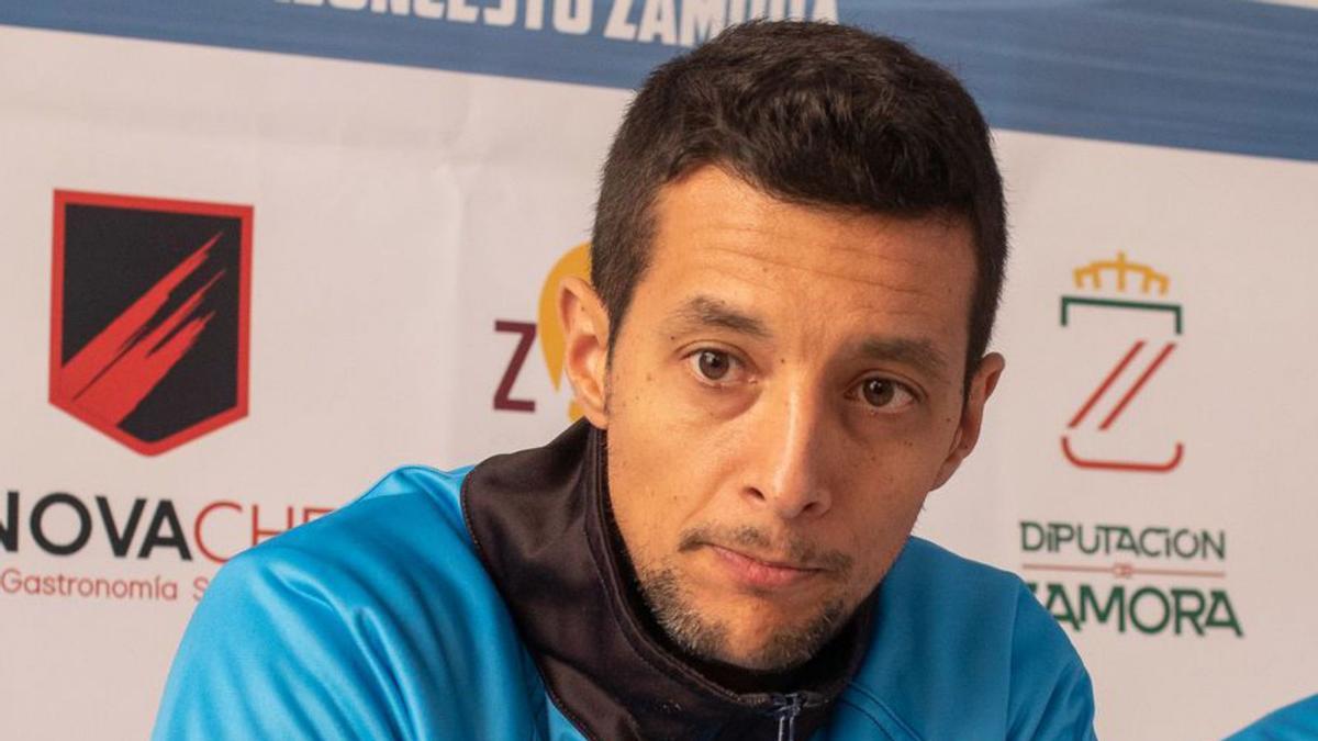 Saulo Hernández, entrenador del CB Zamora Enamora. | |  LOZ