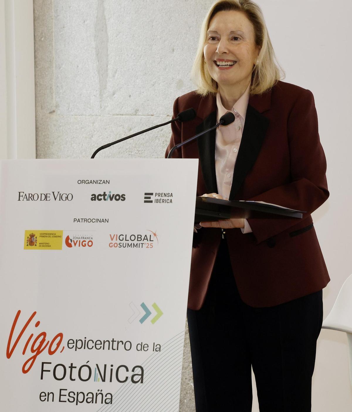 Clausura a cargo de Amparo Valcarce, secretaria de Estado de Defensa