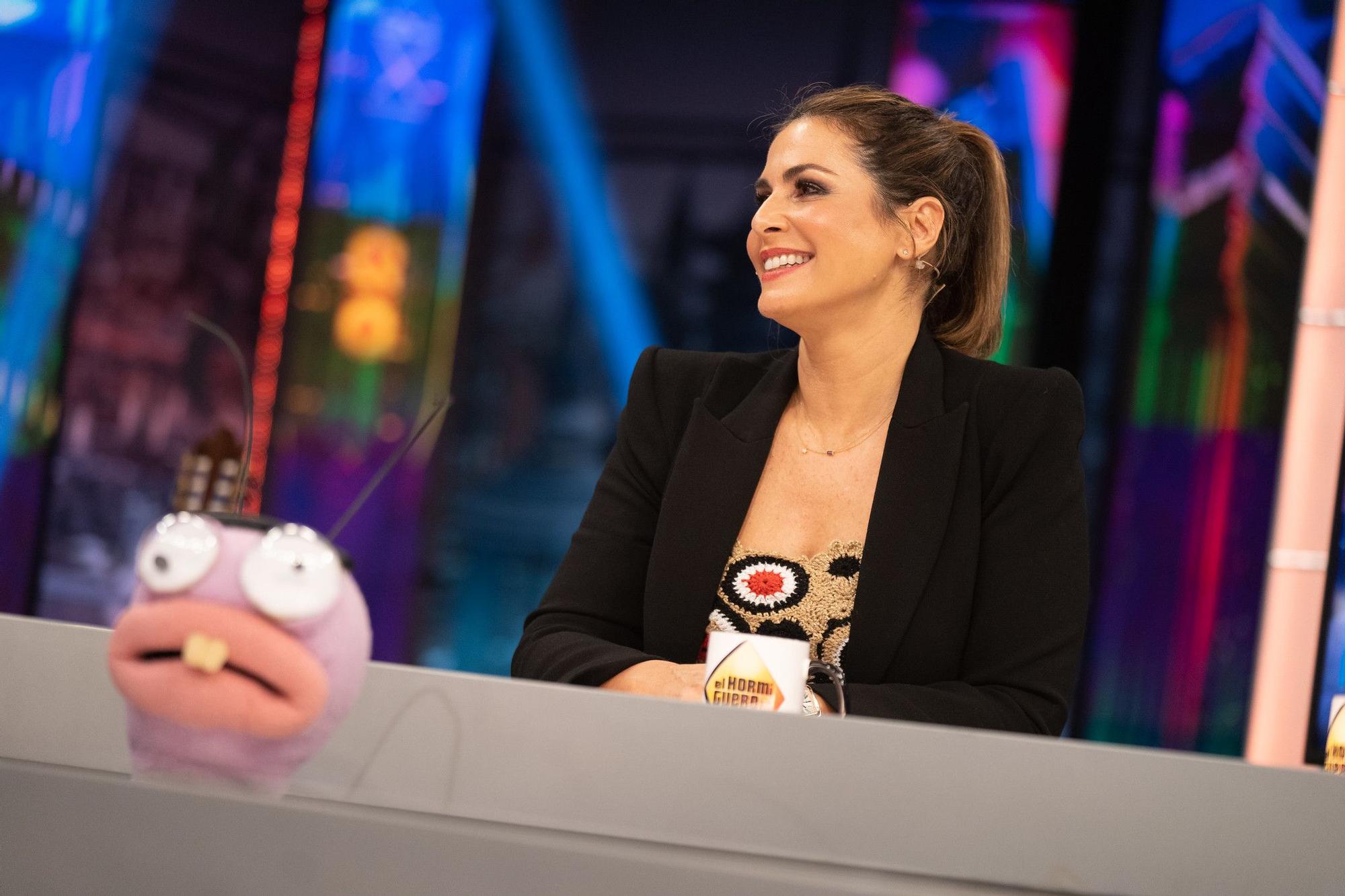 Nuria Roca en 'El Hormiguero' con un 'crop top' de BeMeknes