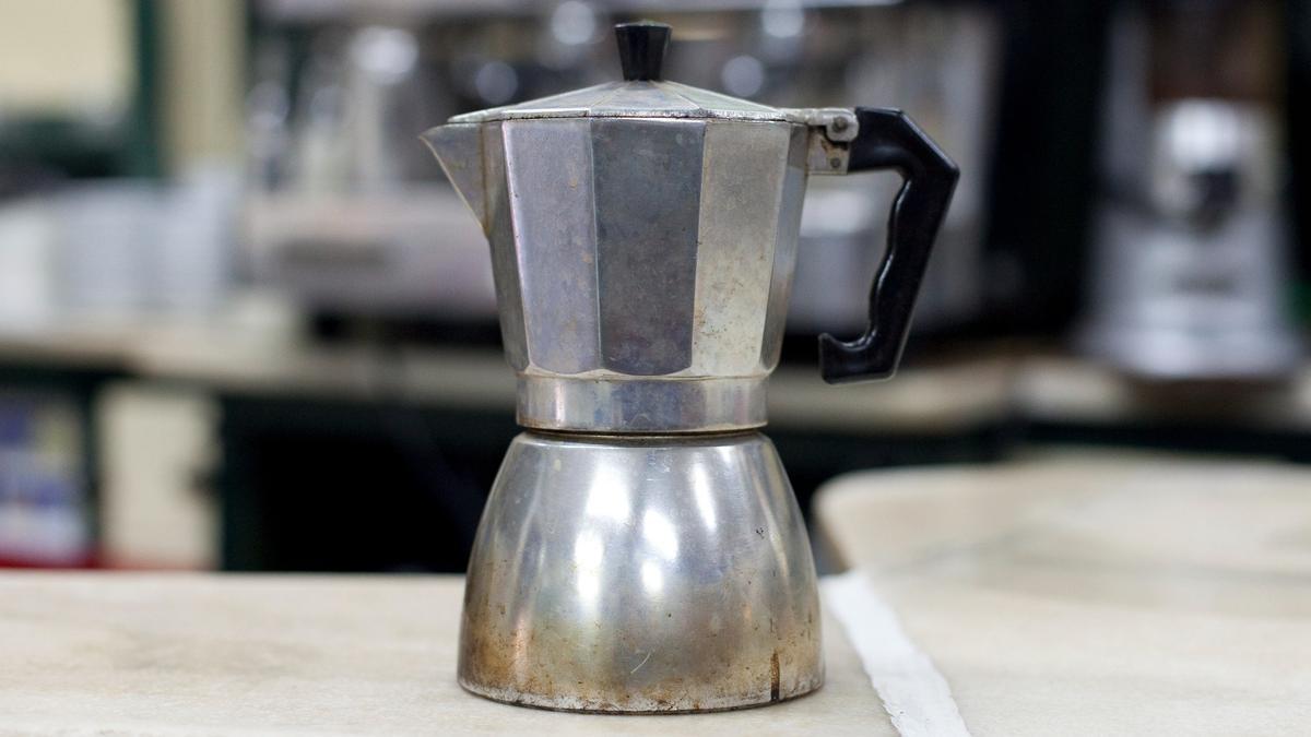 LIMPIEZA  El truco para limpiar una cafetera italiana