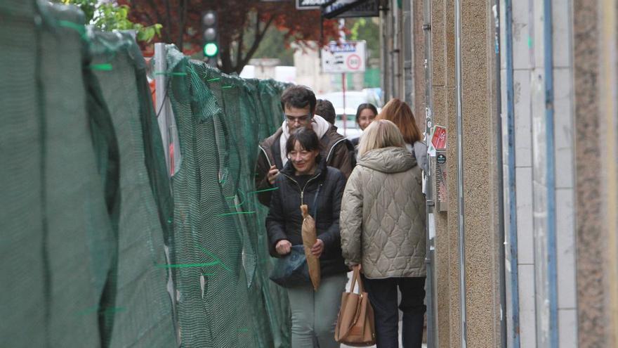 La reapertura de Pena Trevinca mejora el tráfico, pero las obras dificultan el paso a los peatones en Ourense
