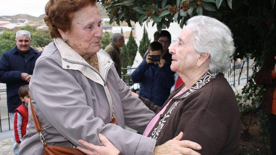 Remedios y Josefa se abrazaron ayer por primera vez en Antequera.