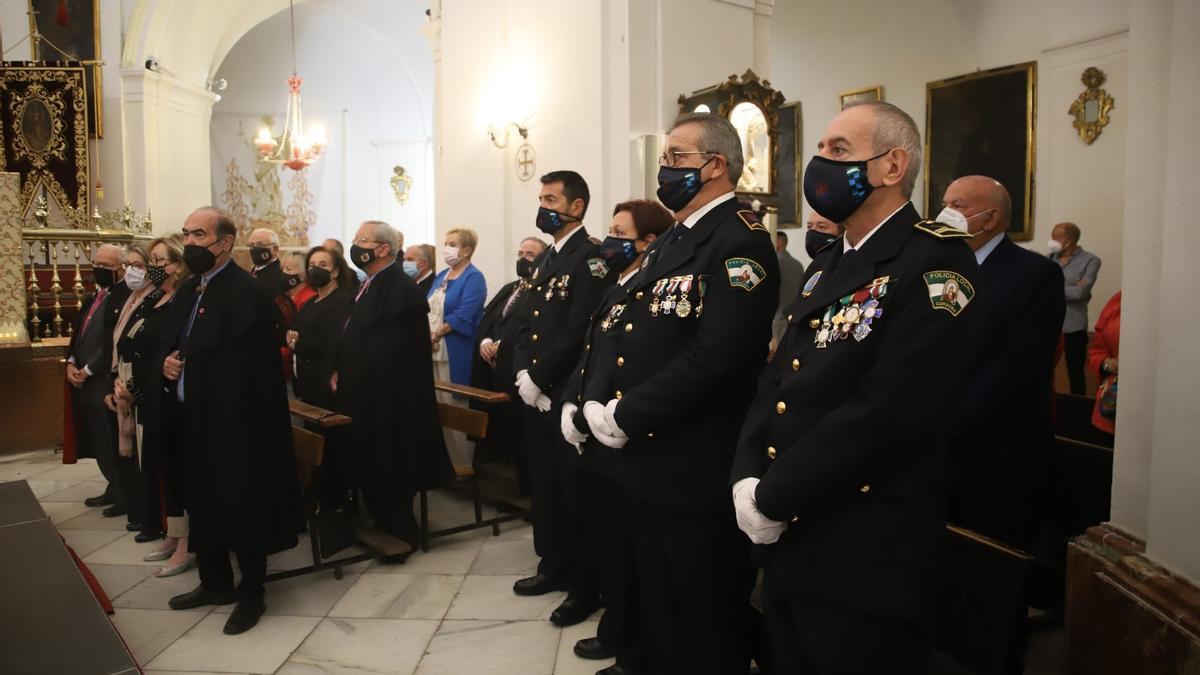 Representantes de la Policía en la misa en honor a San Rafael.