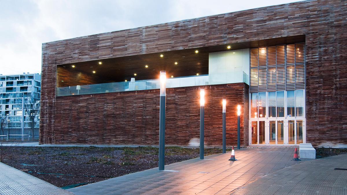 Exterior de uno de los edificio de la Escuela de Arte de Zaragoza.