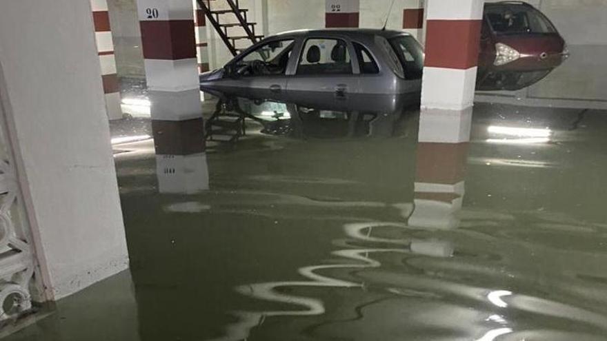 Garaje inundado en Algemesí.