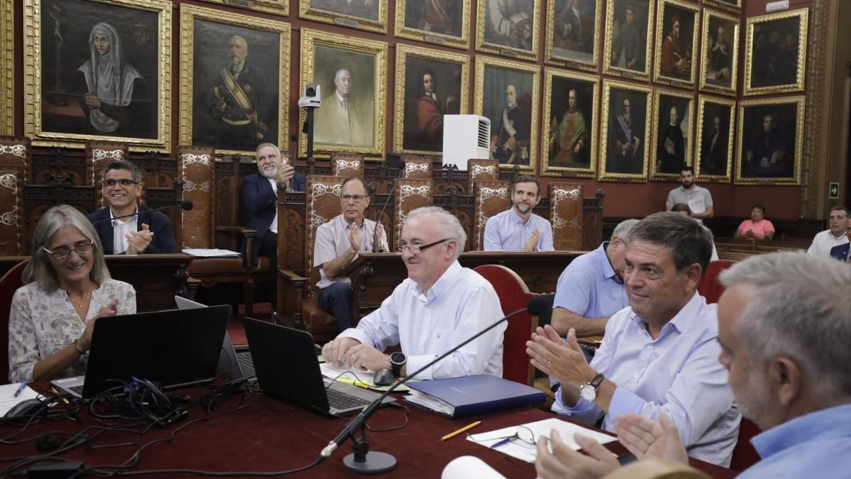 Ballester junto al nuevo secretario del pleno Nicolau Conti.