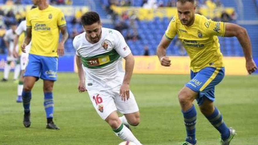 Nacho Gil, durante el partido del pasado domingo en el estadio de Gran Canaria.