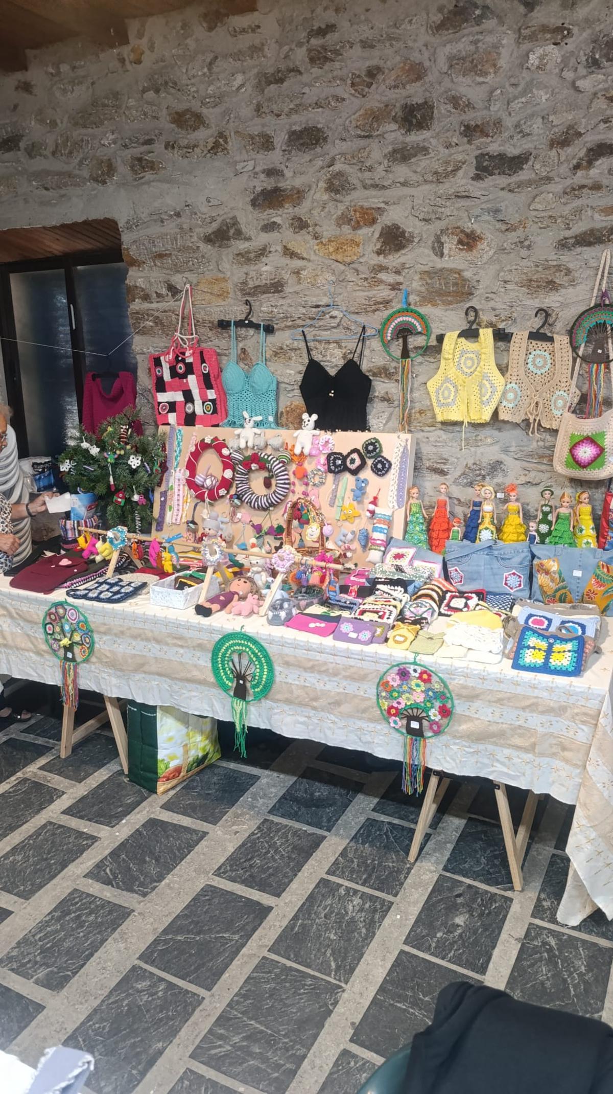 Vigo de Sanabria reúne a vecinos y visitantes en su 7.º Encuentro de Artesanos Vigo de Sanabria reúne a vecinos y visitantes en su 7.º Encuentro de Artesanos