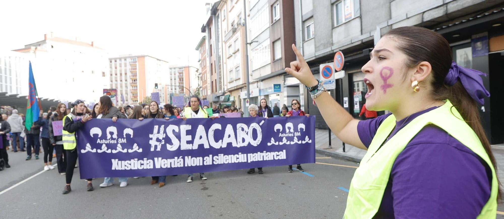 Así fue la manifestación del 25N en Pola de Siero