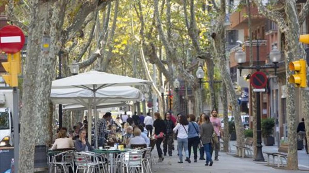 Terrazas en la rambla del Poblenou, la semana pasada.