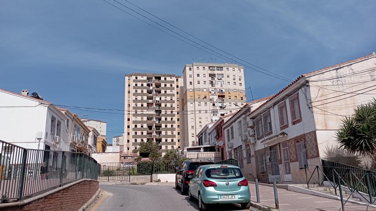 El edificio abandonado de Cabriel, 27, sin rejas ni ventanas, a finales de abril.