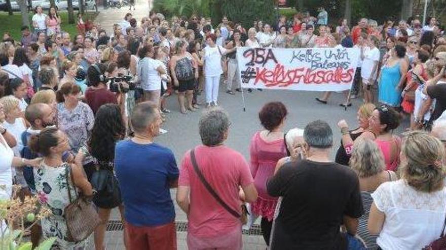 Protesta de las &#039;kellys&#039; en un acto en Ibiza.