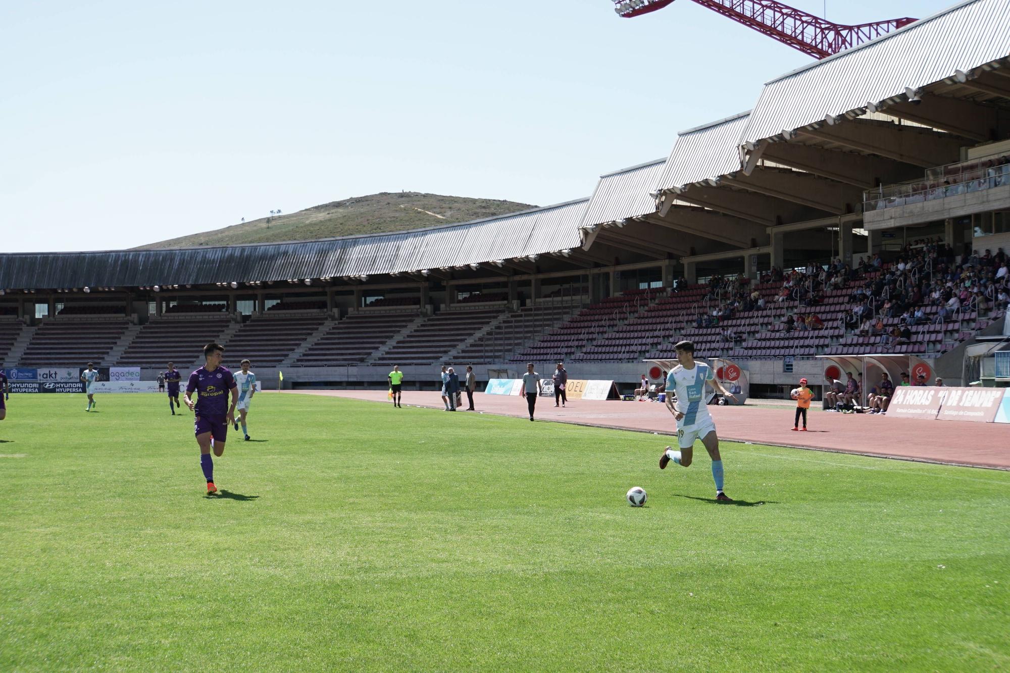 SD Compostela 3 - Palencia 0: las imágenes del partido