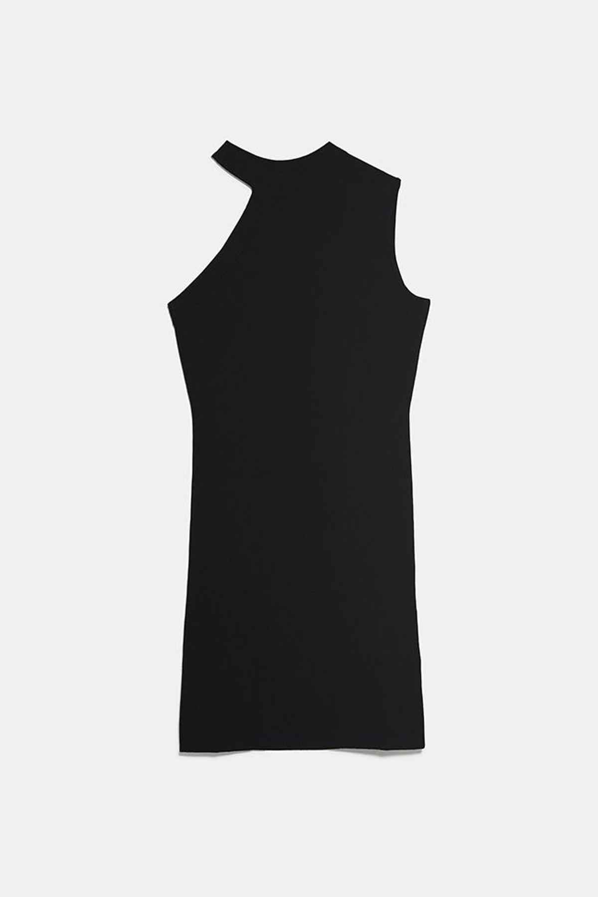Vestido corto negro con cuello a la caja, manga sisa y cut out, de Zara