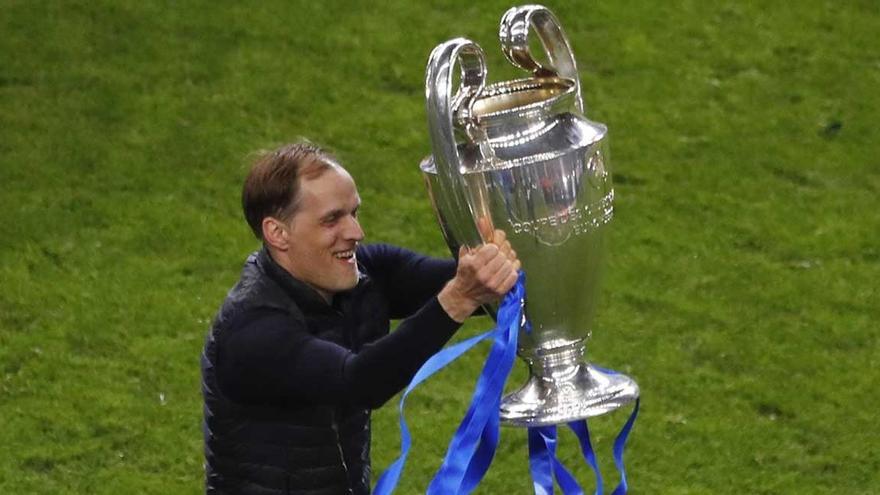 Tuchel, con el trofeo de la Liga de Campeones.