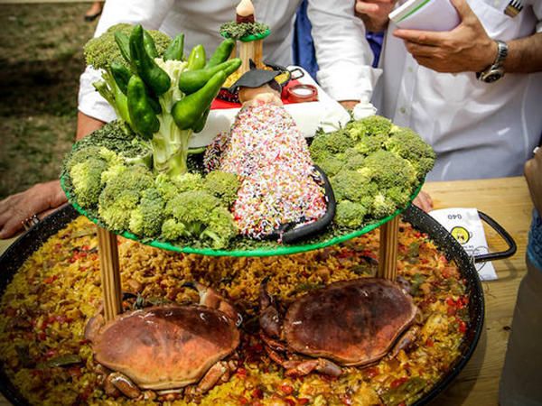 Grotesco concurso de paellas en el País Vasco