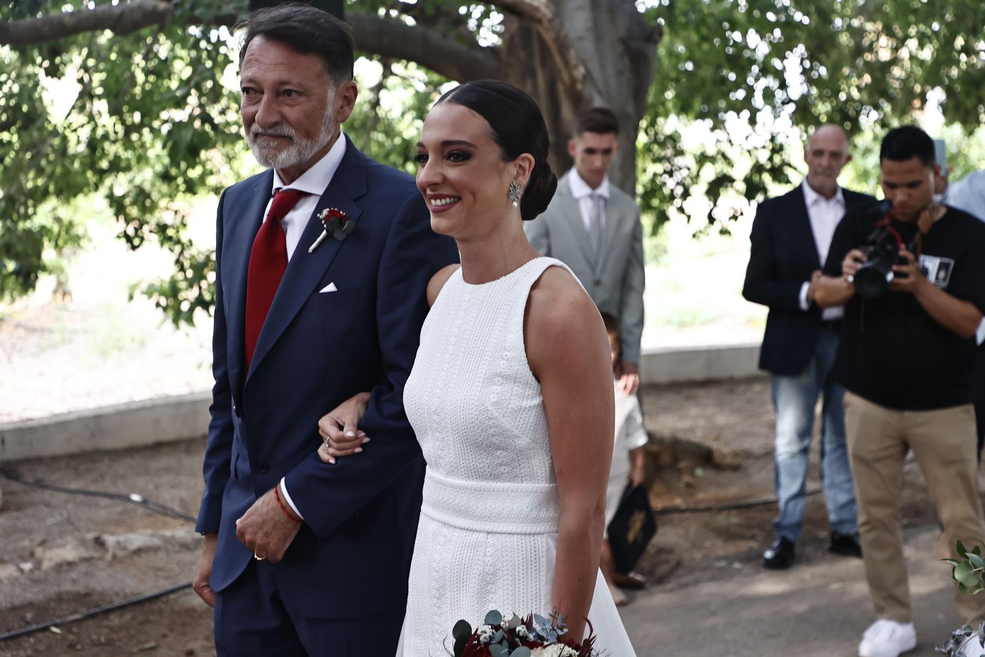 Boda de Nuria Llopis: la llegada de los novios y la ceremonia