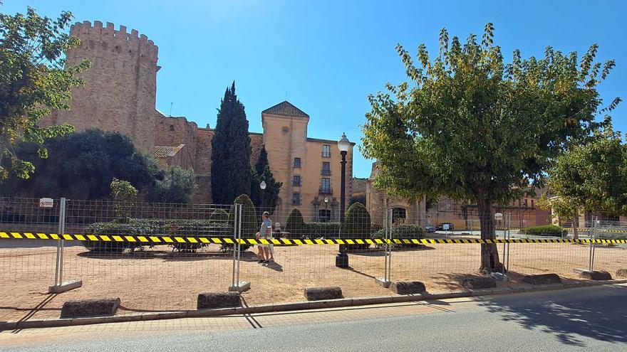 Comença la reforma de la plaça del Monestir de Sant Feliu de Guíxols, la porta d&#039;entrada del futur Museu Thyssen