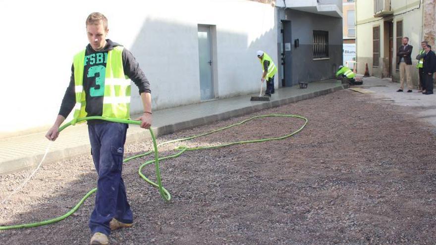 La Vall dota de accesibilidad las calles Ave María y Cueva Santa