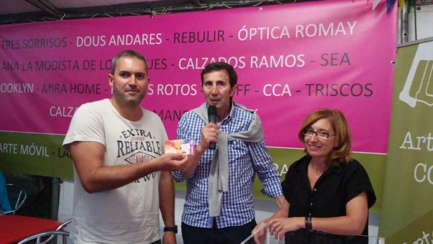 Centro Comercial Aberto reparte vales y regalos en la feria de oportunidades