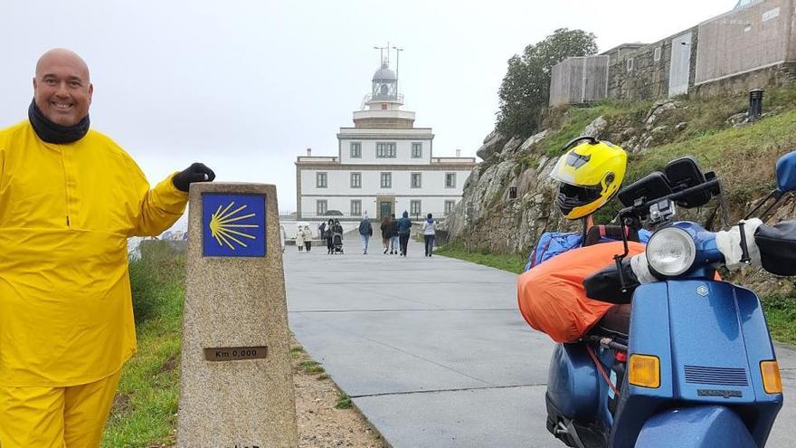 Pere Sabatés i un tomb en Vespa per Espanya