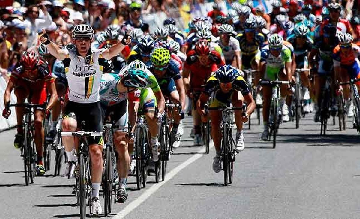 El ciclista australià Matthew Goss, de l’equip HTC Highroad, travessa la línia de meta per guanyar la primera etapa de 13a edició de la prova ciclista Tour Down Under a Angaston, al nord-est d’Adelaida (Austràlia).