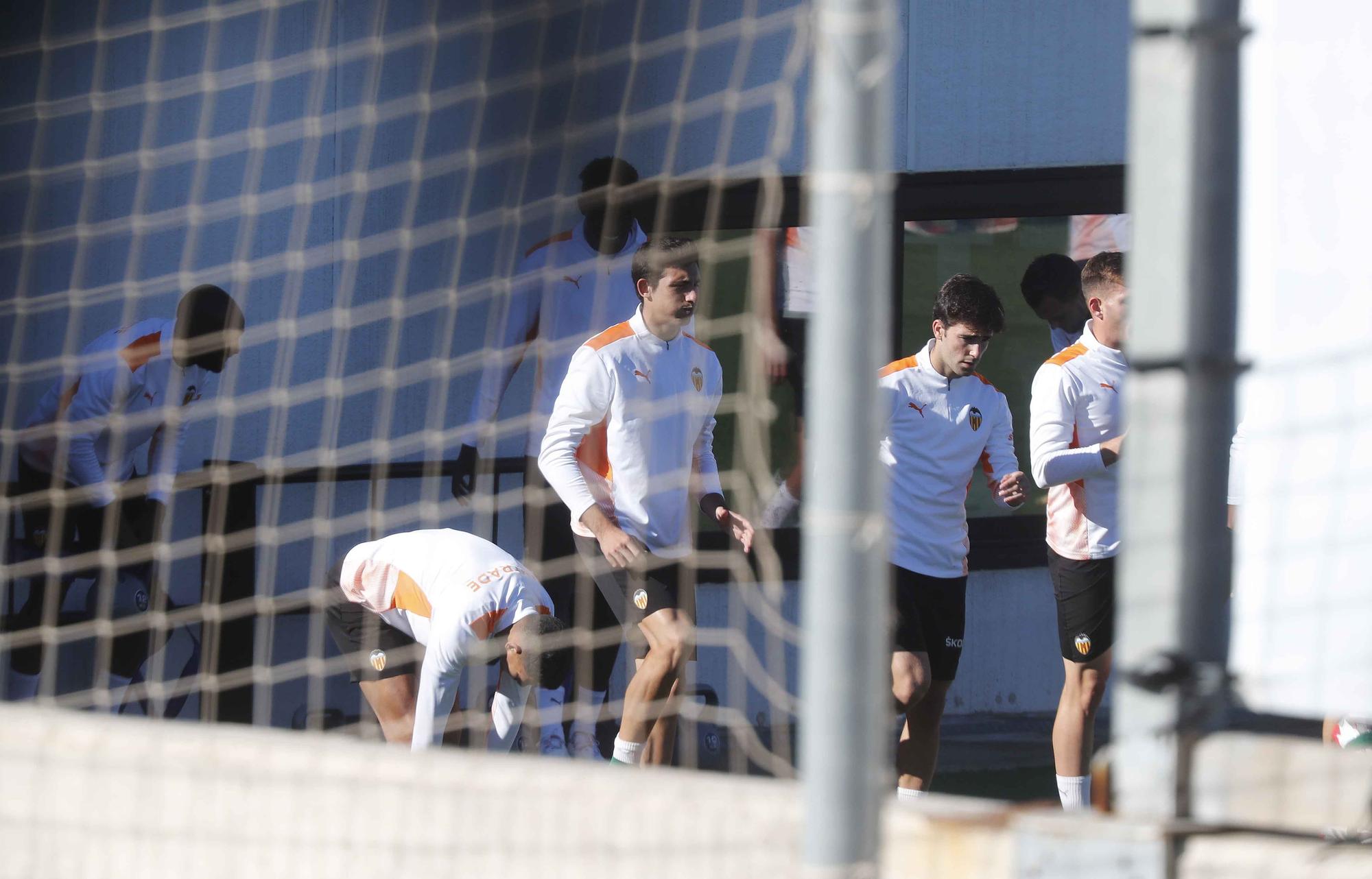 Entrenamiento del Valencia, a puerta cerrada