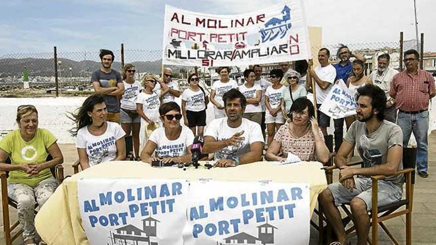 Miembros de las entidades que forman la campaña del Port Petit.