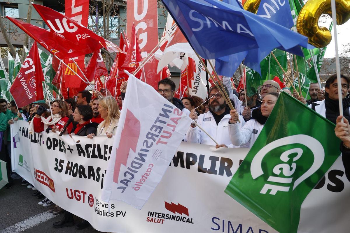 Nueva huelga médica en València en pleno colapso por la gripe