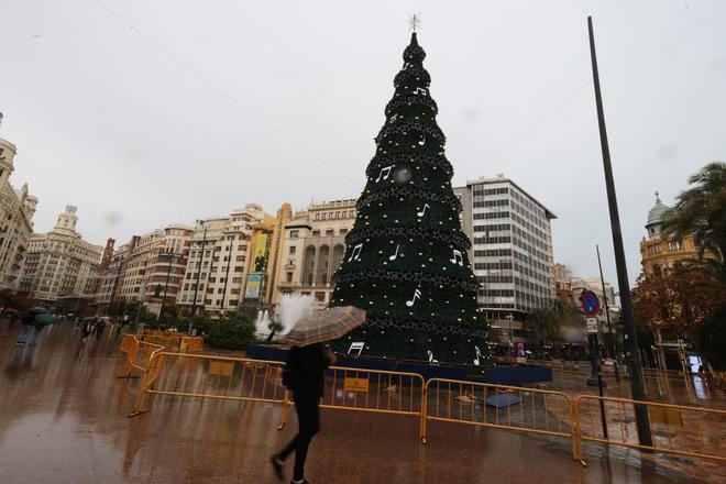 El centro de València, casi vacío por la alerta roja.