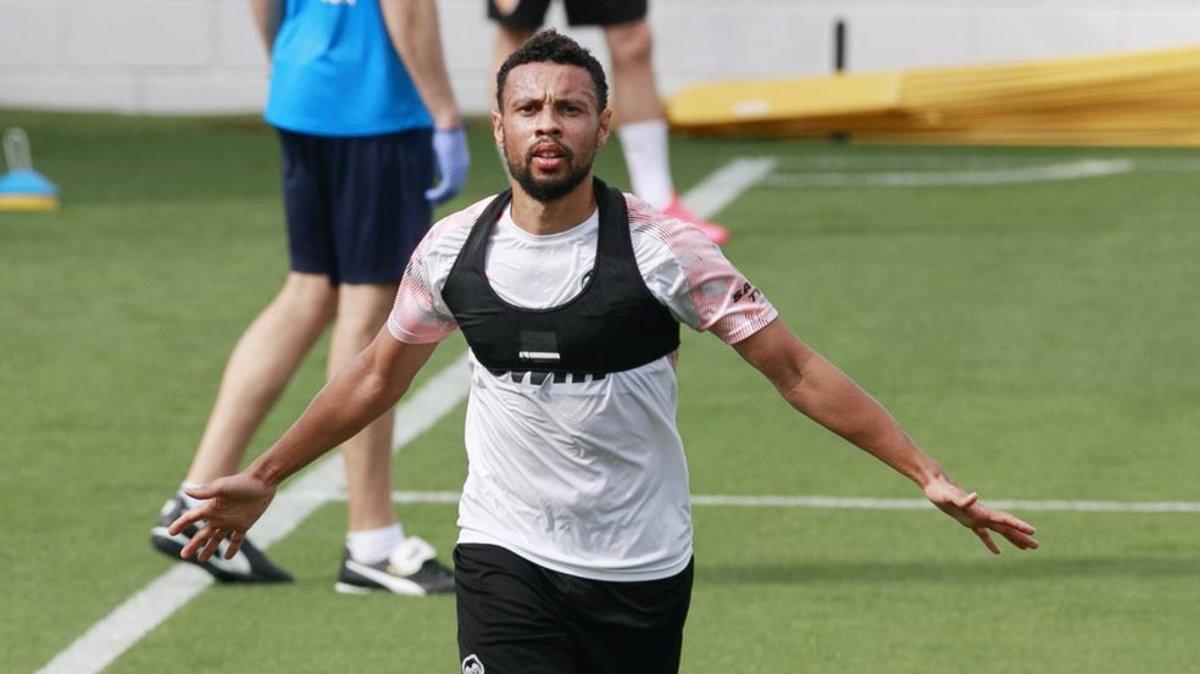 Coquelin ya está pasando la revisión médica con el Villarreal