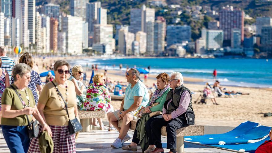 ¿A dónde viajan los turistas del Imserso que viven en Benidorm?