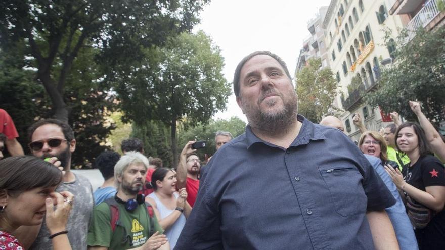 Junqueras al·lega pressions per part del govern espanyol.