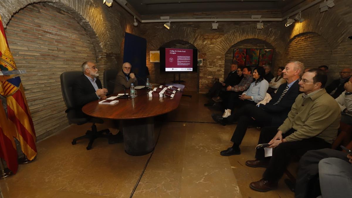 Momento de la presentación del libro 'Codigo d'o Dreito Foral d'Aragón'.