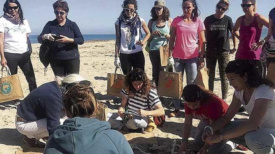 A los voluntarios se les enseÃ±Ã³ a categorizar los distintos tipos de plÃ¡stico.