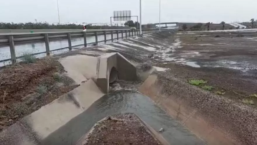 'Hermine' deja inundaciones, cortes de vías y bate récord de lluvias en Lanzarote