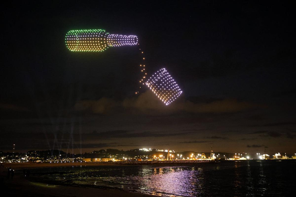 Así fue el espectáculo de drones de Gijón. Así fue el espectáculo de drones de Gijón.