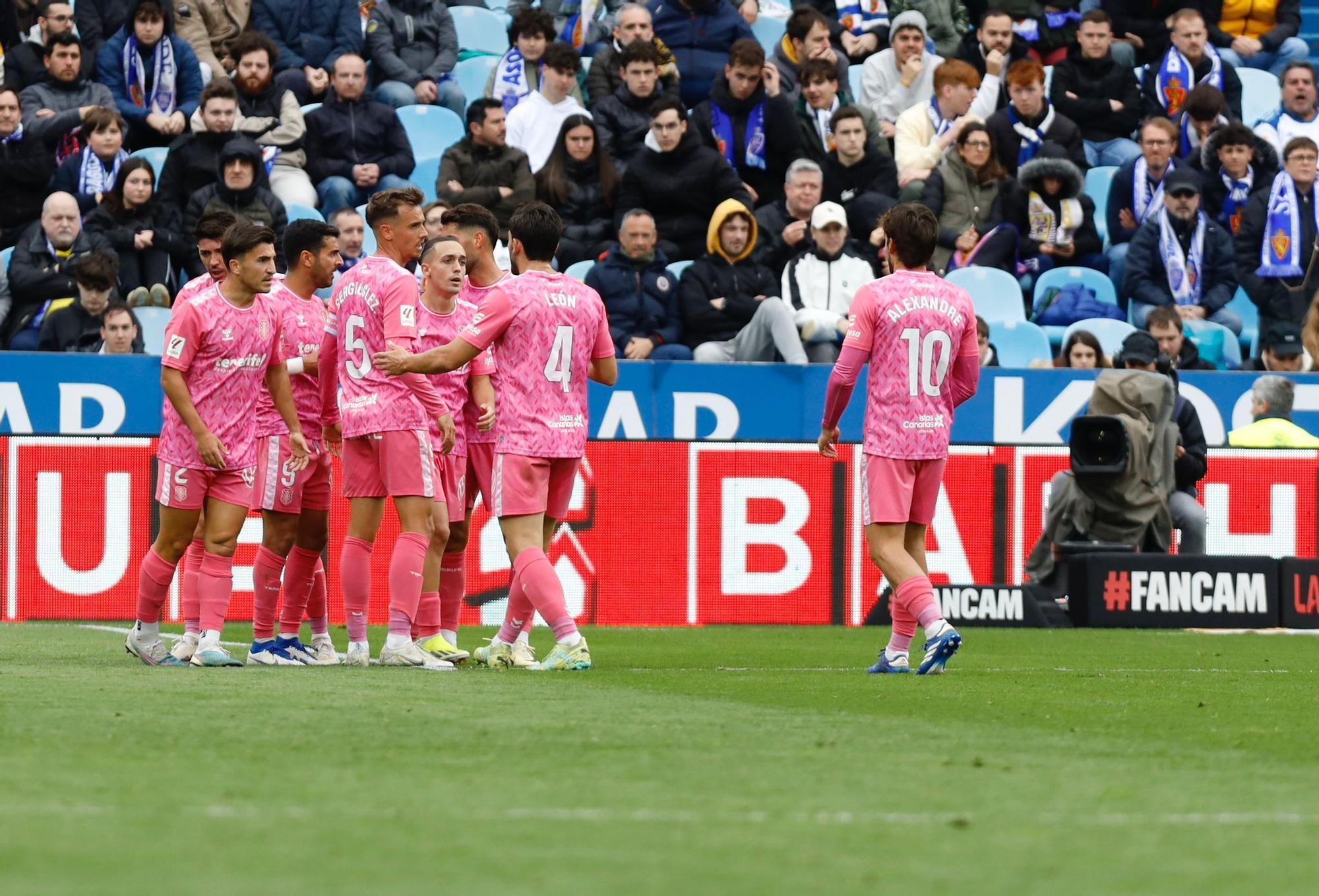 En imágenes | El Real Zaragoza dice adiós a la mala racha con un triunfo ante el Tenerife