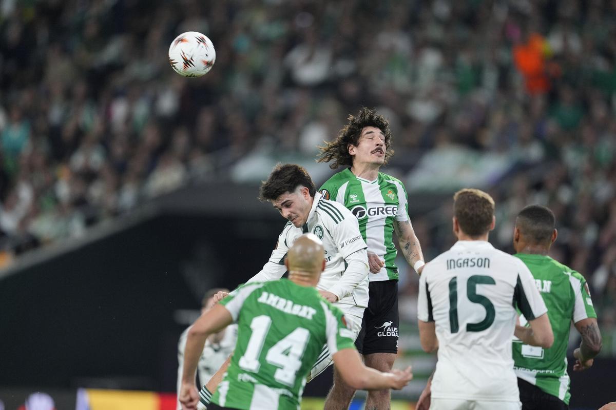 Imagen del encuentro Real Betis - Panathinaikos en el Estadio de la Cartuja de Sevilla.