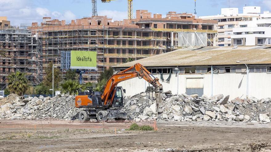 Trabajos en los antiguos terrenos de Campsa en el Puerto de Alicante