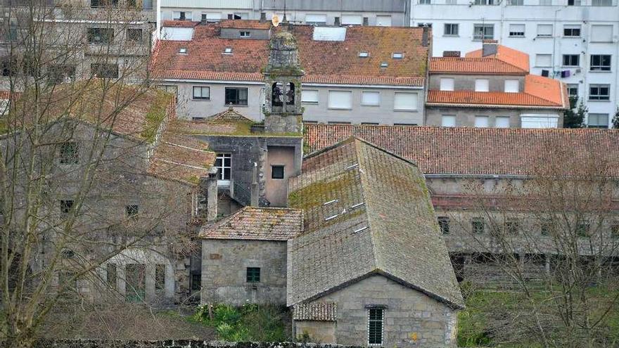 Vista del convento de Santa Clara desde la Plaza de Barcelos. // Gustavo Santos