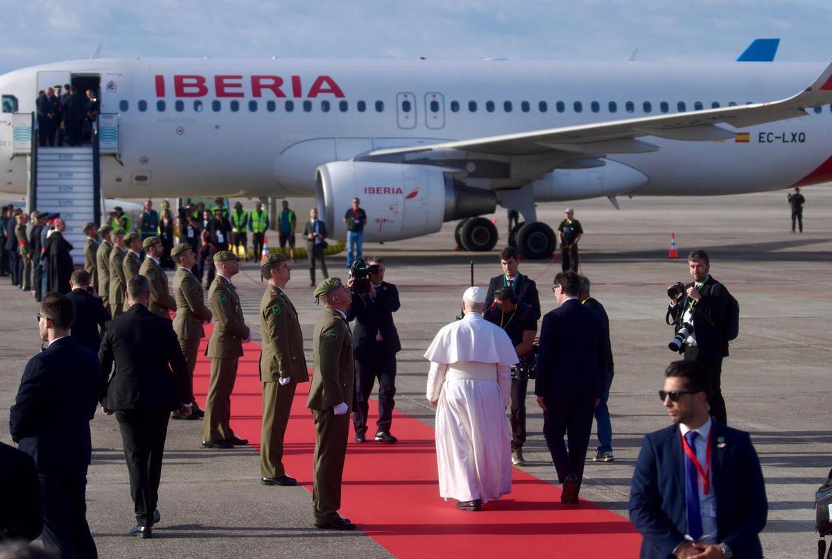 El papa León XIV se despide de Barcelona