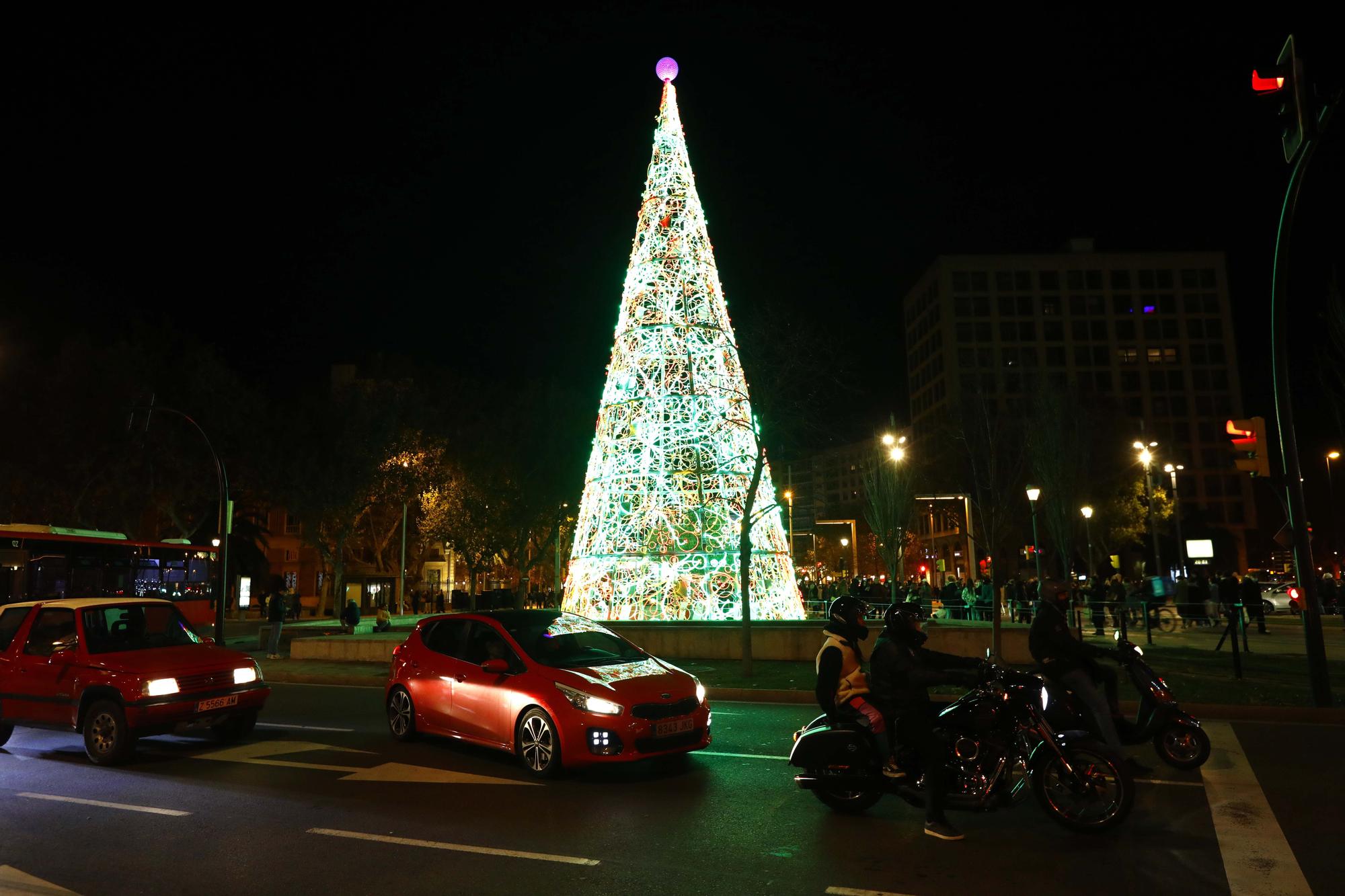 Zaragoza enciende la Navidad