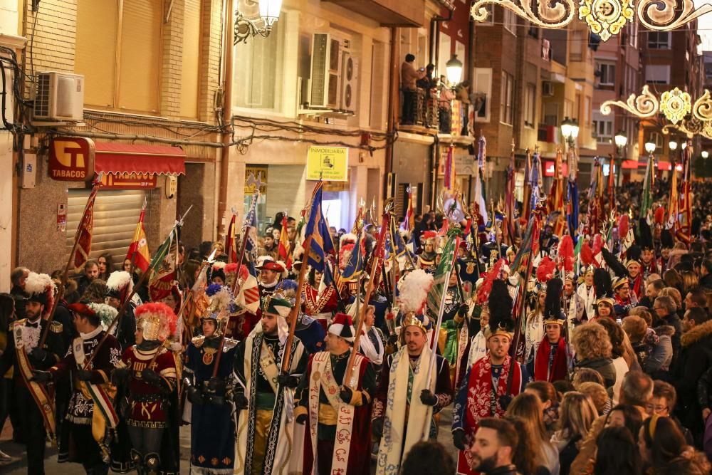 Medio millar de cargos festeros celebran la efeméride con un acto histórico de homenaje a las capitanías a tres semanas del inicio de los Moros y Cristianos